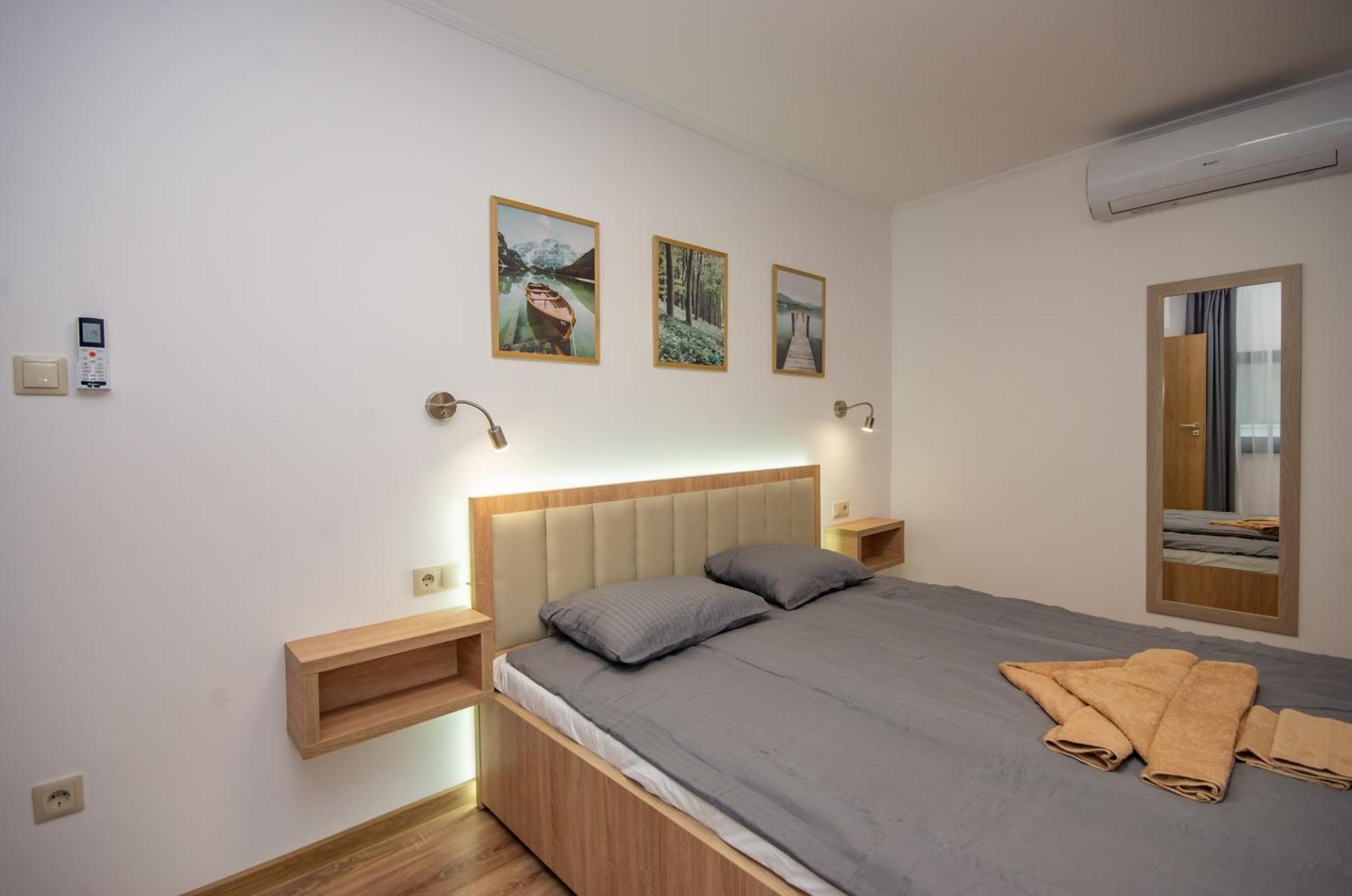 Csaladi Kikoeto Apartman Gyula Exterior photo